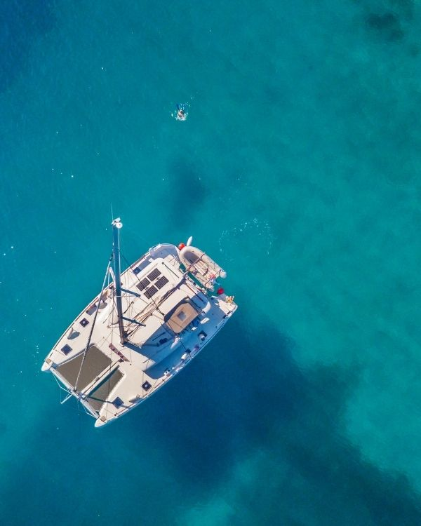 Visita en barco a la Cova Tallada desde Dénia